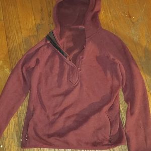 Burgundy north face fleece